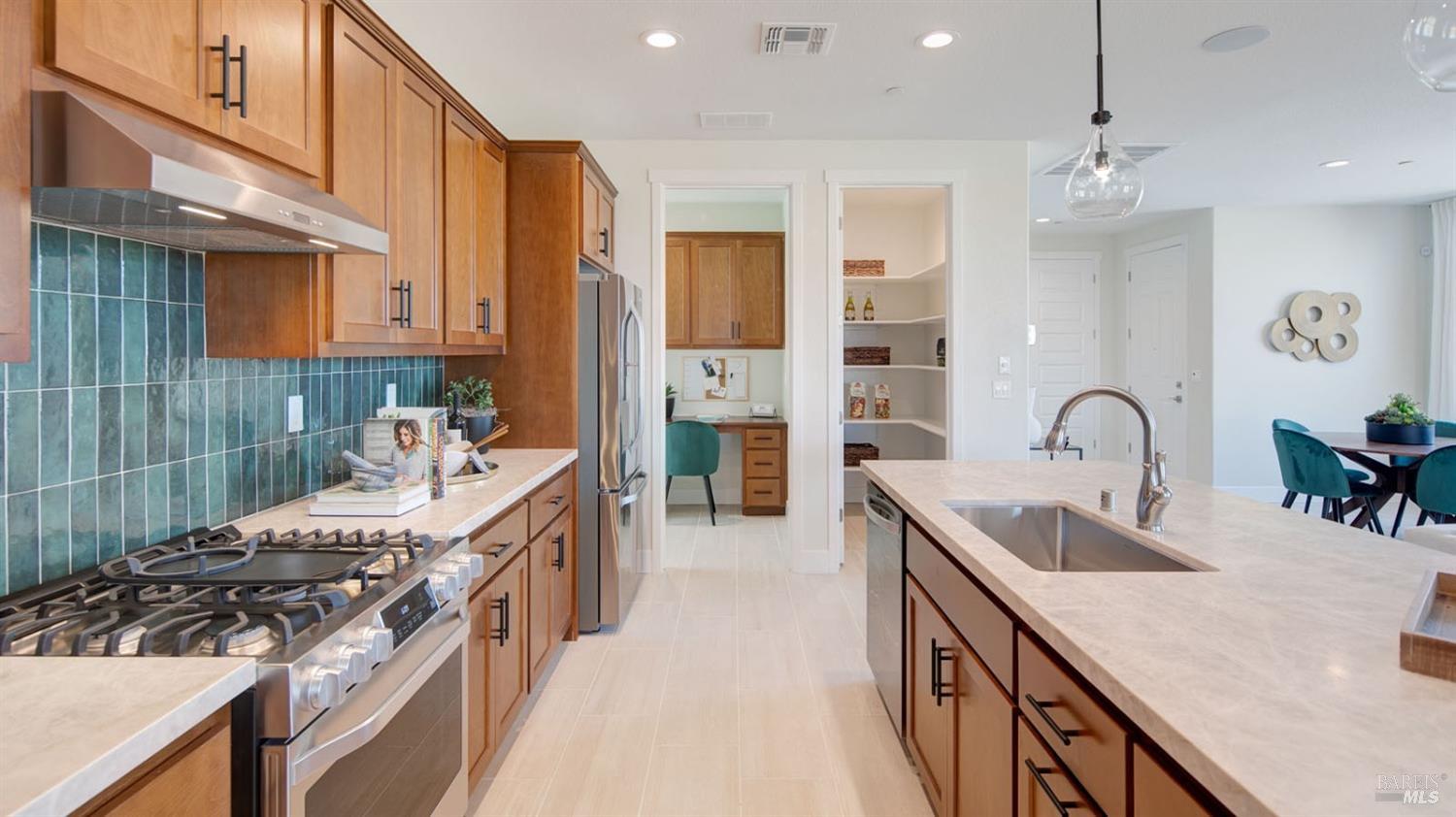 Detail Gallery Image 17 of 79 For 2546 Hopskotch St, Rio Vista,  CA 94571 - 2 Beds | 2 Baths