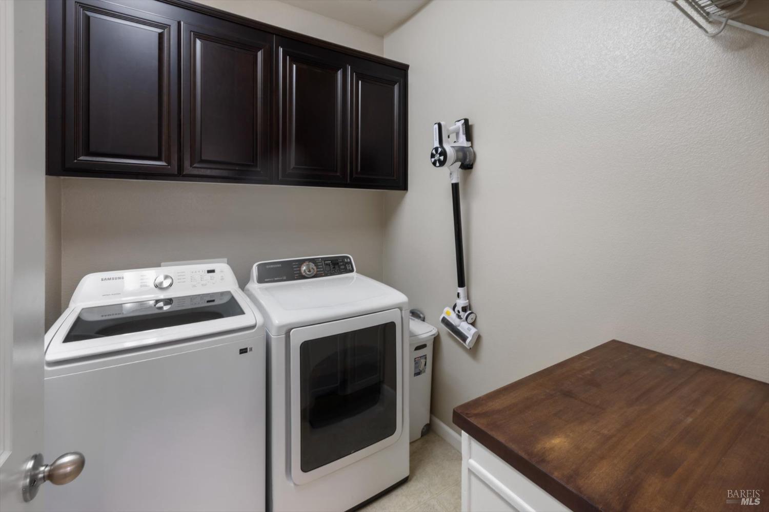 Detail Gallery Image 45 of 56 For 2085 Newcastle Dr, Vacaville,  CA 95687 - 4 Beds | 3 Baths
