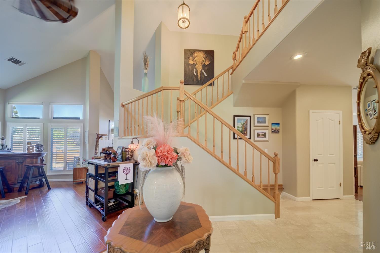 Detail Gallery Image 5 of 57 For 1025 Fallen Leaf Pl, Vacaville,  CA 95687 - 5 Beds | 3 Baths