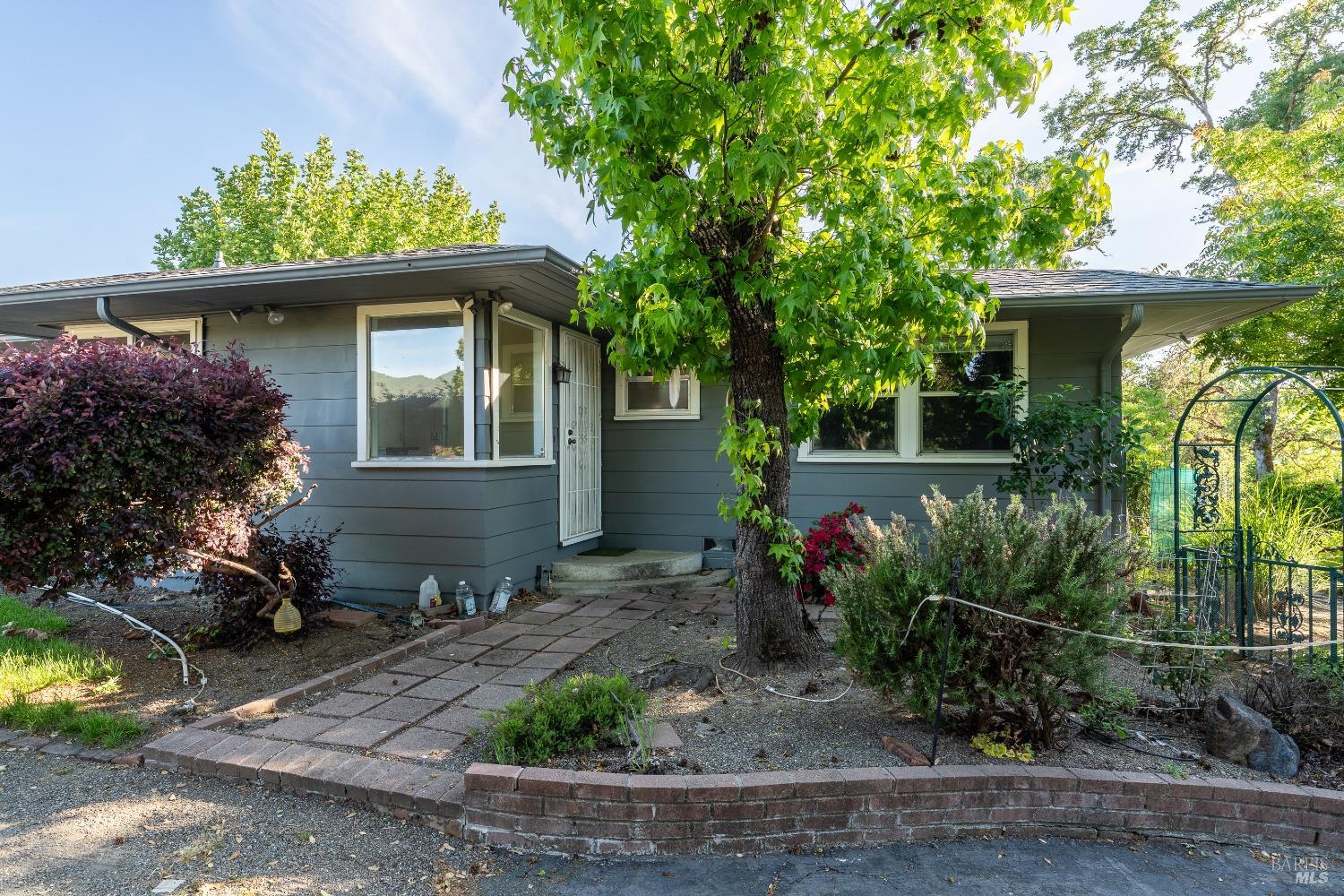 Detail Gallery Image 4 of 36 For 1851 Ridge Rd, Ukiah,  CA 95482 - 3 Beds | 3 Baths