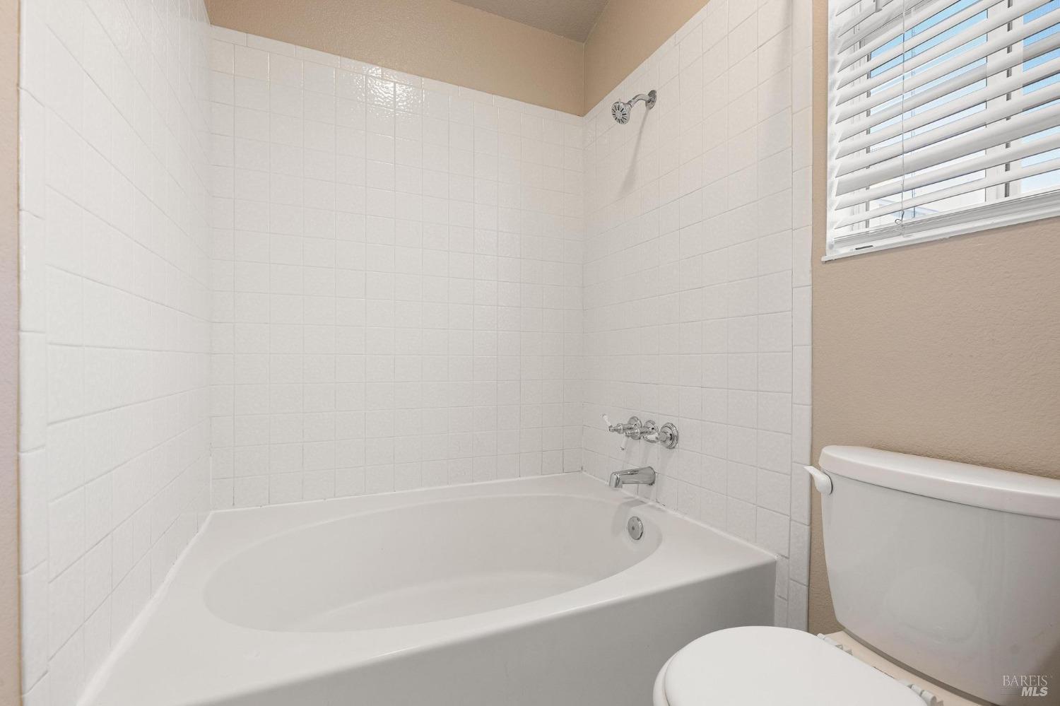 Detail Gallery Image 29 of 42 For 115 American Way, Vacaville,  CA 95687 - 3 Beds | 2/1 Baths