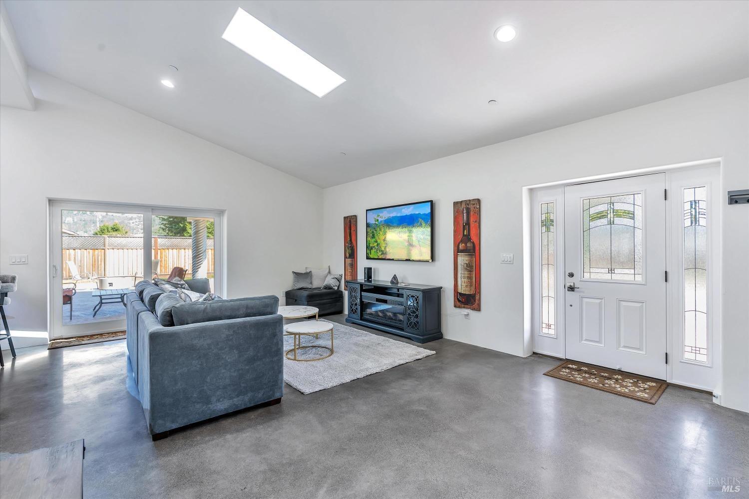 Detail Gallery Image 10 of 37 For 390 Treehaven Ln, Kenwood,  CA 95452 - 2 Beds | 2 Baths