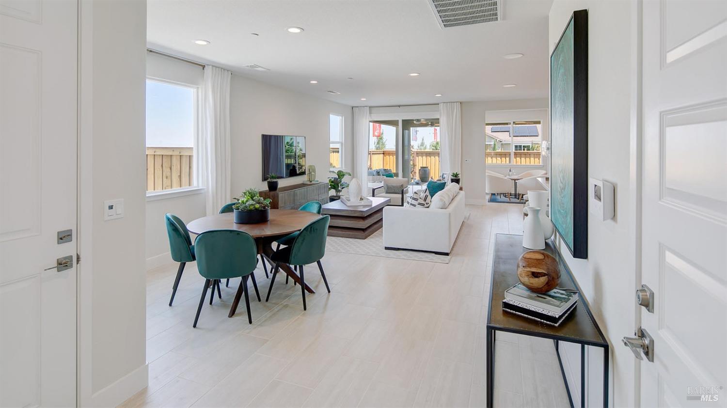Detail Gallery Image 4 of 79 For 2546 Hopskotch St, Rio Vista,  CA 94571 - 2 Beds | 2 Baths