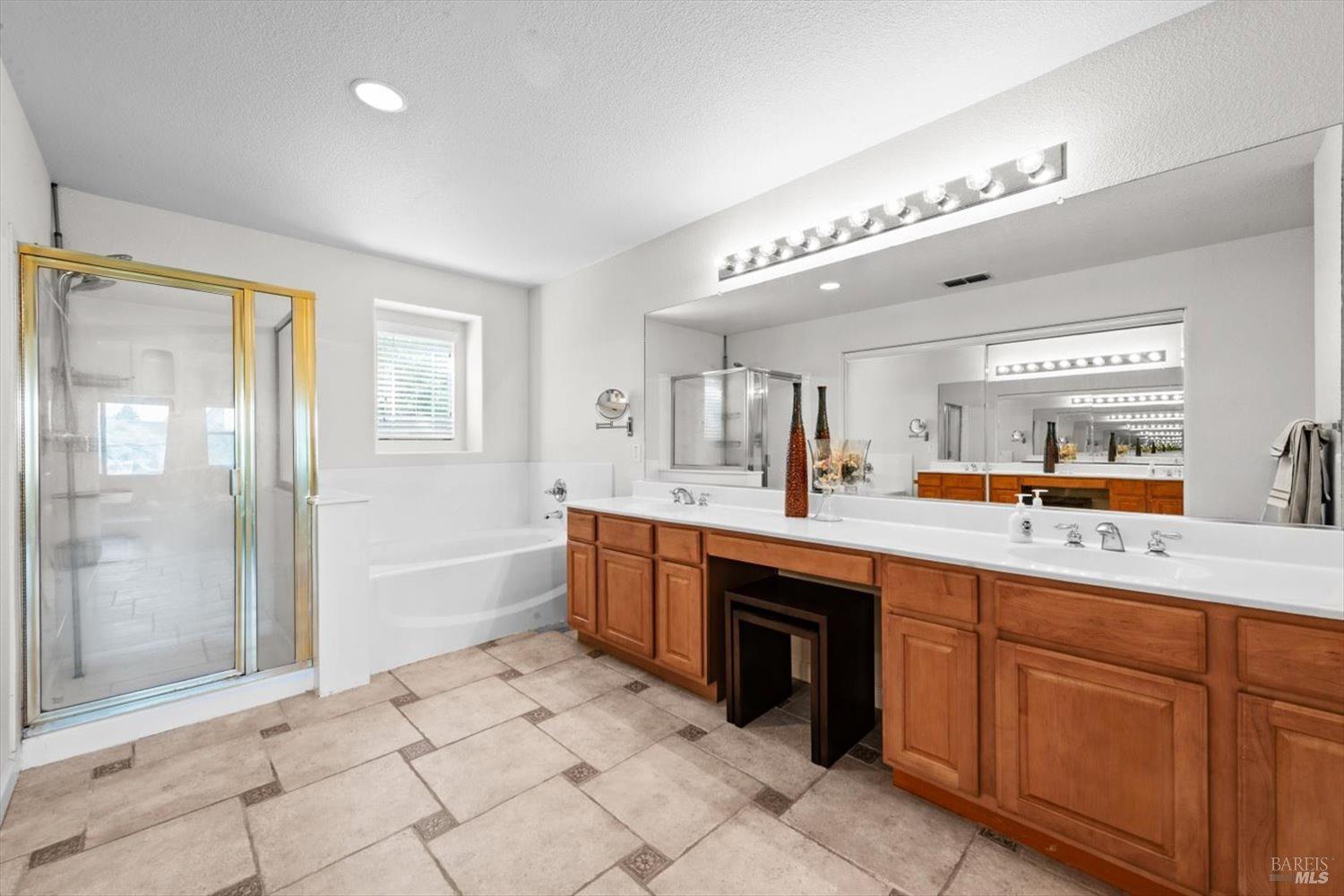 Detail Gallery Image 31 of 63 For 525 Boone Dr, Vacaville,  CA 95687 - 6 Beds | 3 Baths