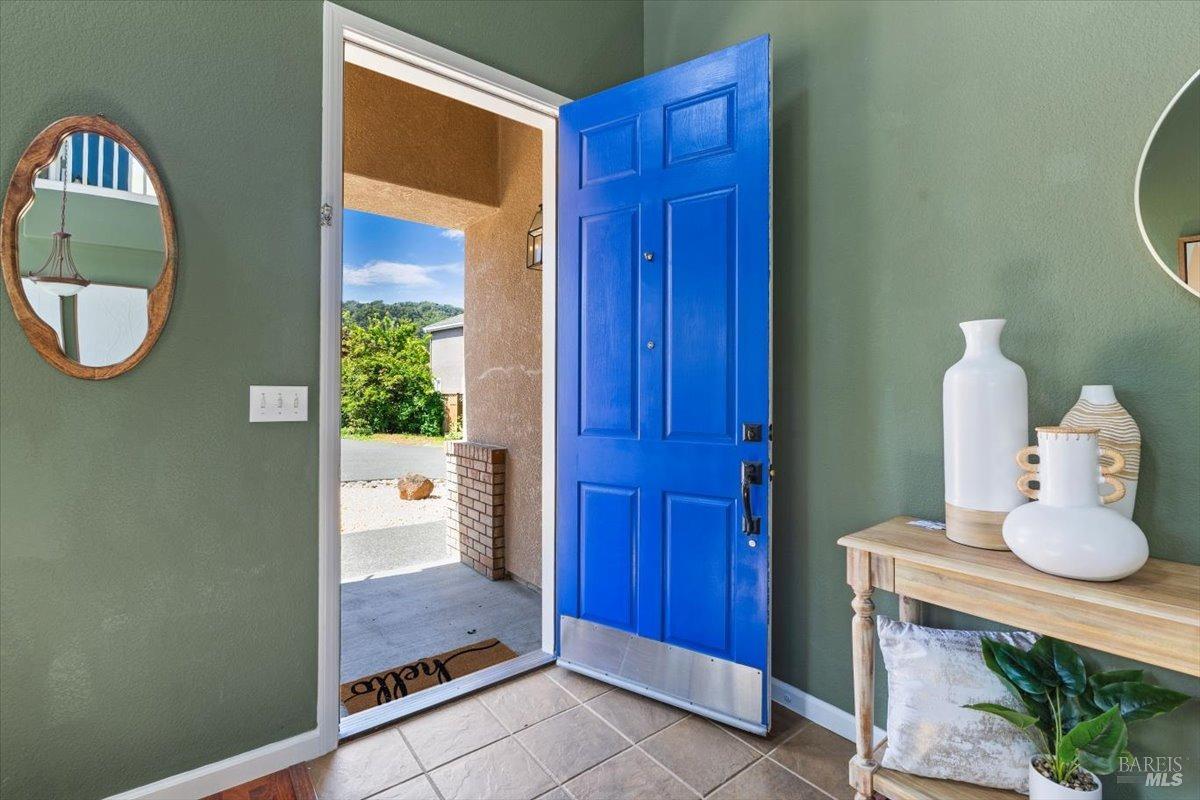Detail Gallery Image 3 of 52 For 278 Windsor Dr, Petaluma,  CA 94952 - 4 Beds | 3 Baths
