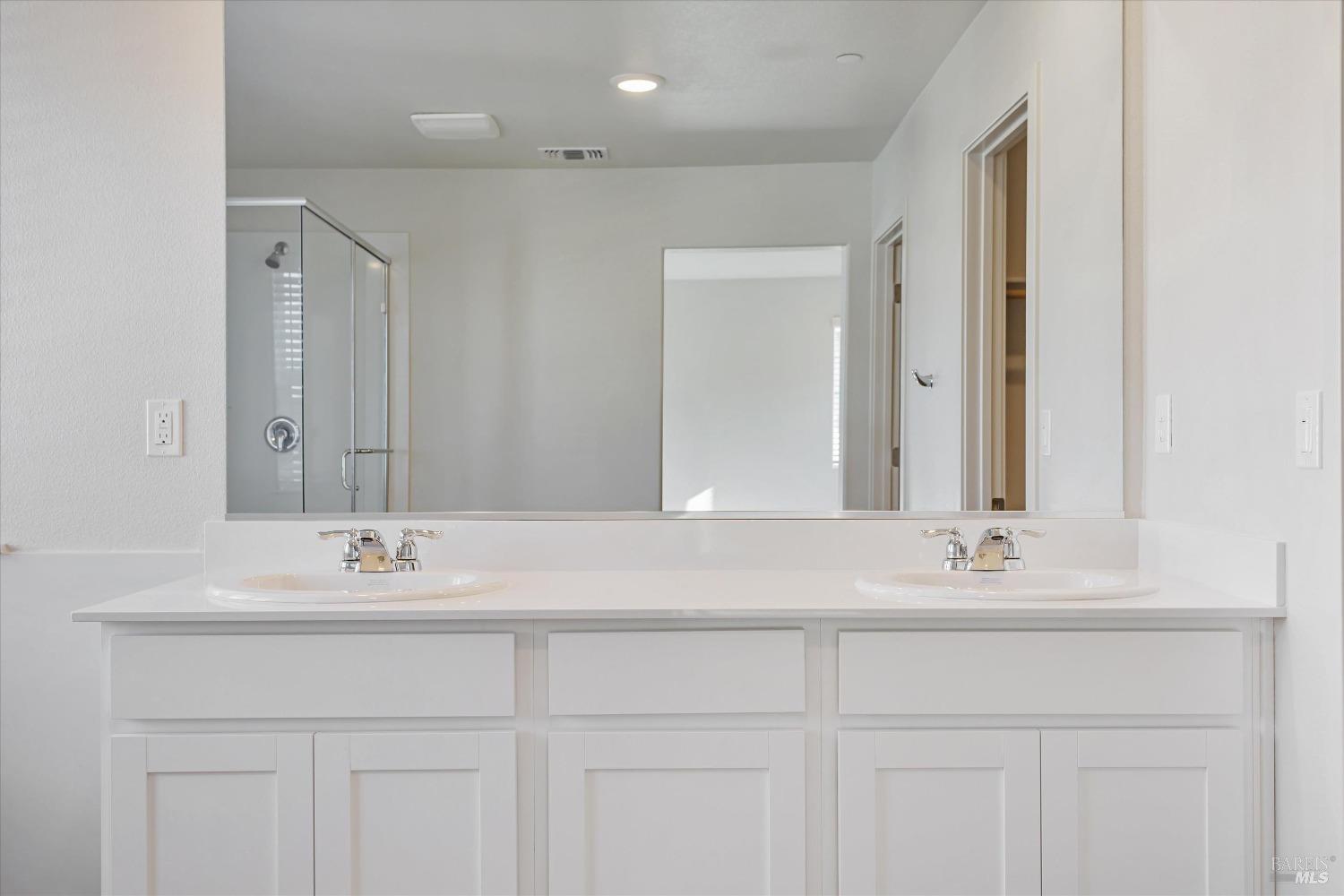 Detail Gallery Image 4 of 13 For 113 Clownfish St, Suisun City,  CA 94585 - 3 Beds | 2/1 Baths