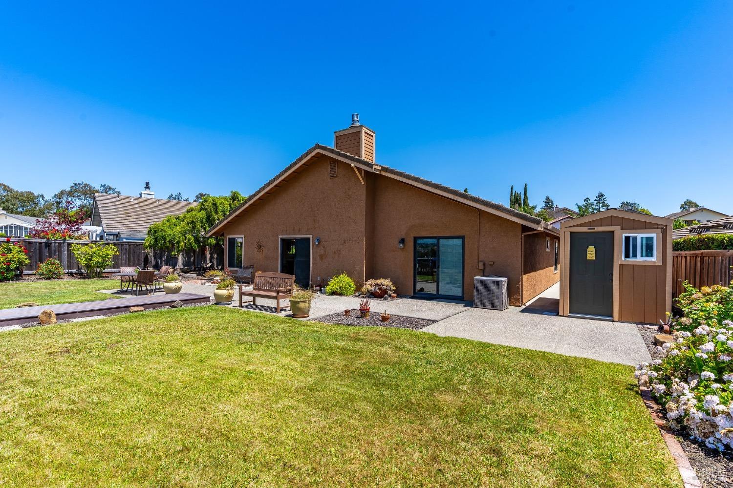 Detail Gallery Image 13 of 62 For 844 Corrigan Ct, Benicia,  CA 94510 - 3 Beds | 2 Baths