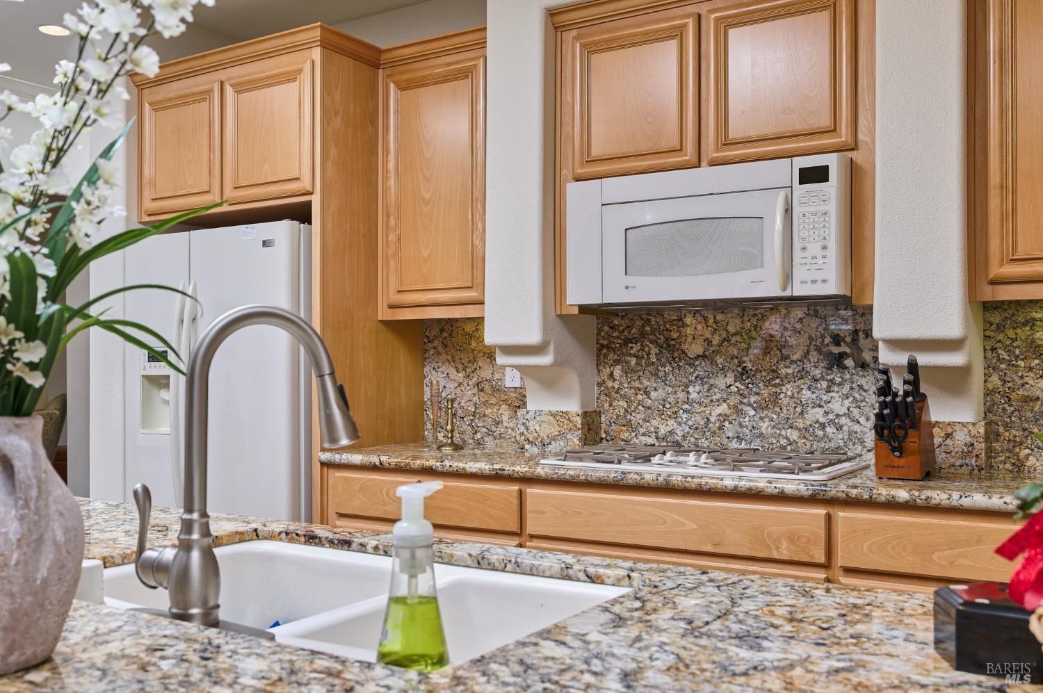 Detail Gallery Image 10 of 35 For 421 Redmont Ln, Rio Vista,  CA 94571 - 2 Beds | 2/1 Baths