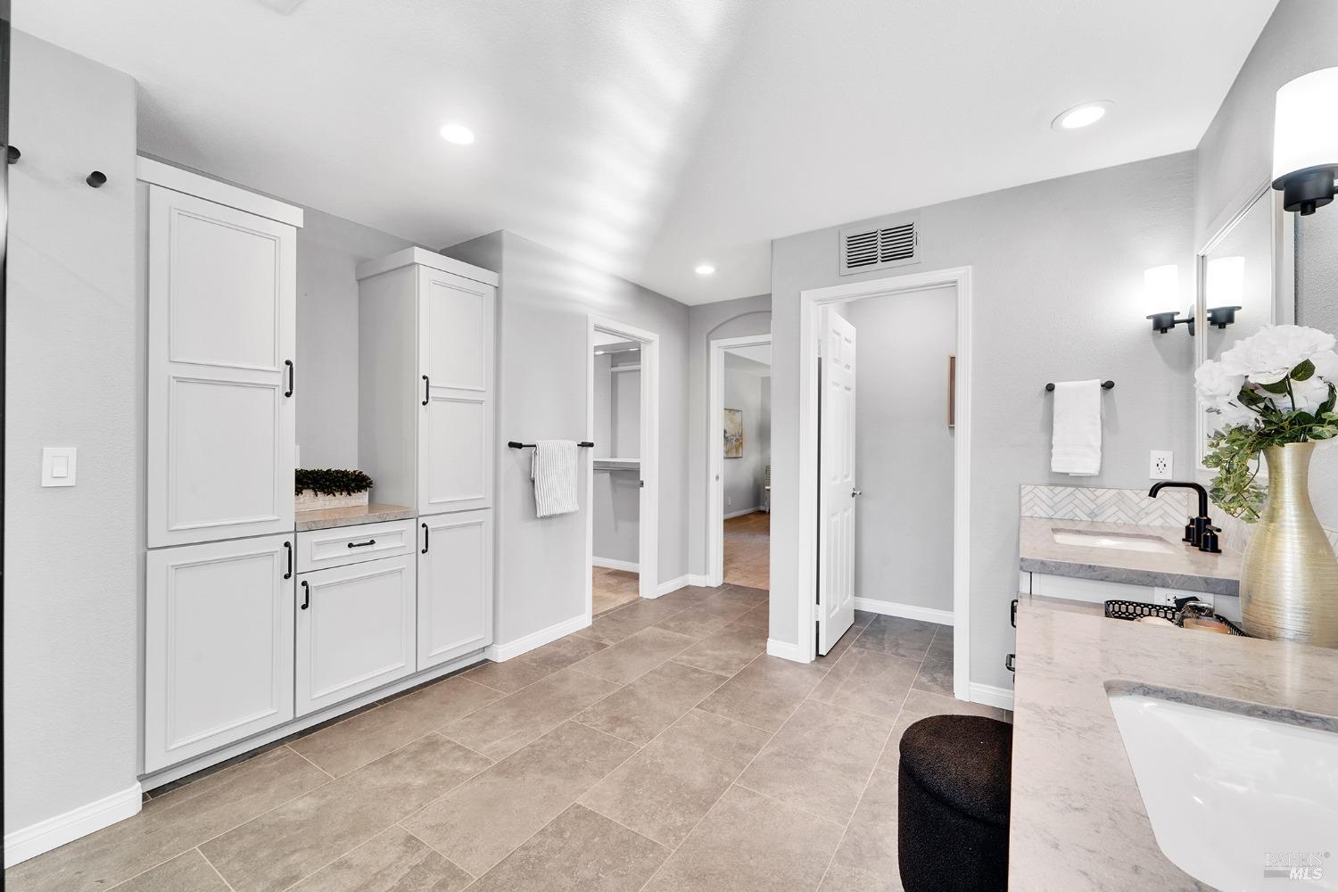 Detail Gallery Image 37 of 62 For 653 Robinson Way, Benicia,  CA 94510 - 5 Beds | 4 Baths