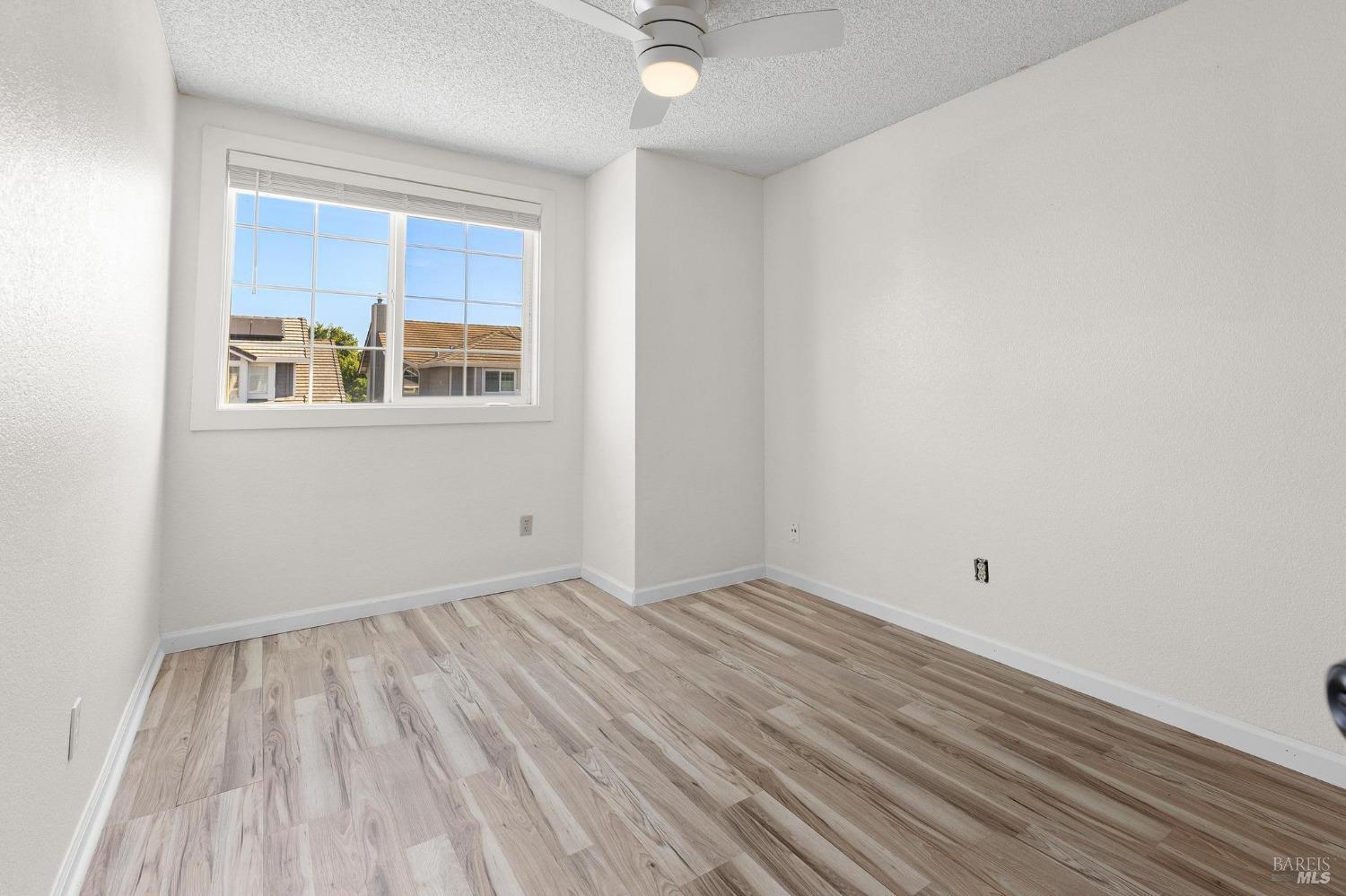Detail Gallery Image 21 of 42 For 115 American Way, Vacaville,  CA 95687 - 3 Beds | 2/1 Baths