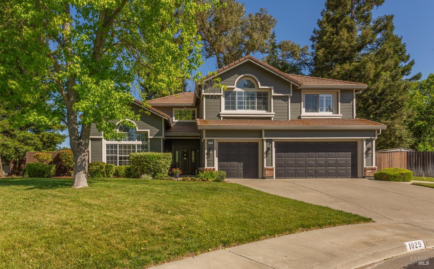 Detail Gallery Image 1 of 57 For 1025 Fallen Leaf Pl, Vacaville,  CA 95687 - 5 Beds | 3 Baths