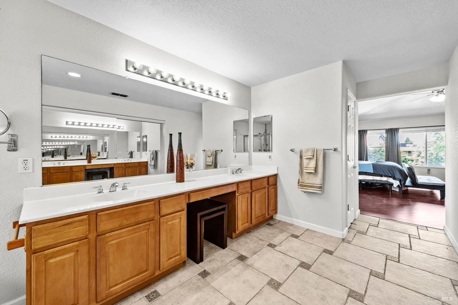 Detail Gallery Image 33 of 63 For 525 Boone Dr, Vacaville,  CA 95687 - 6 Beds | 3 Baths