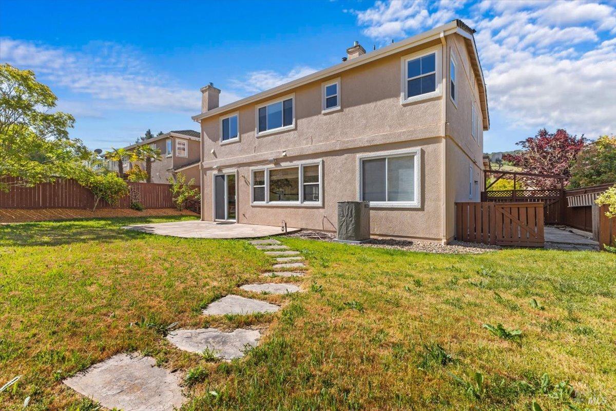 Detail Gallery Image 40 of 52 For 278 Windsor Dr, Petaluma,  CA 94952 - 4 Beds | 3 Baths