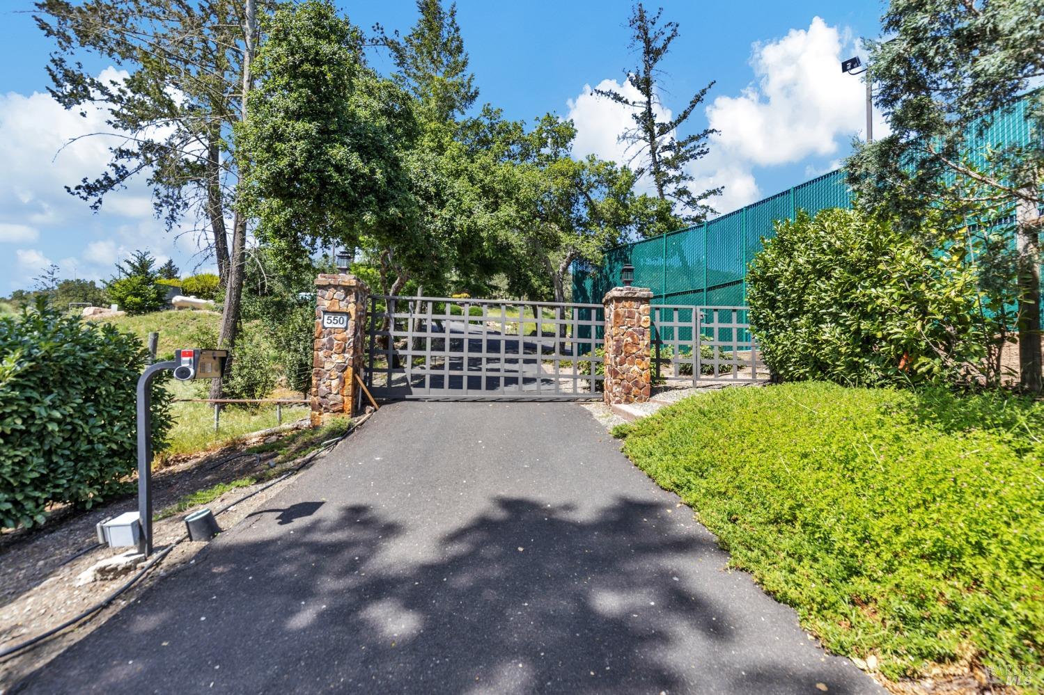 Detail Gallery Image 55 of 87 For 550 Meadowood Ln, Saint Helena,  CA 94574 - 6 Beds | 6 Baths