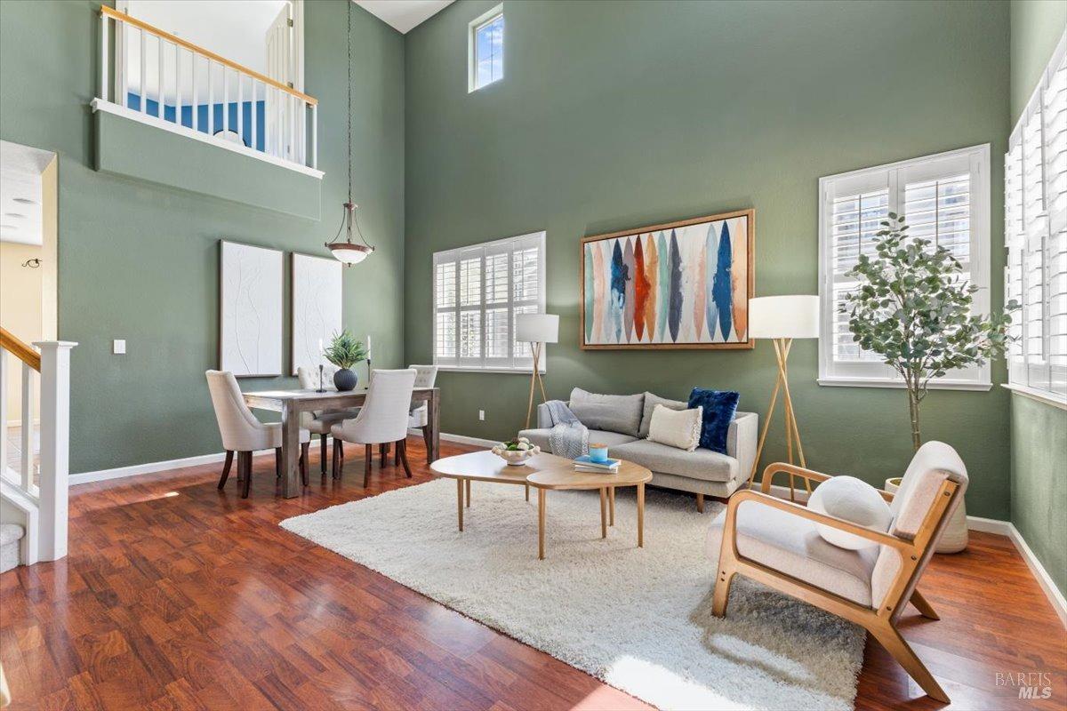 Detail Gallery Image 4 of 52 For 278 Windsor Dr, Petaluma,  CA 94952 - 4 Beds | 3 Baths
