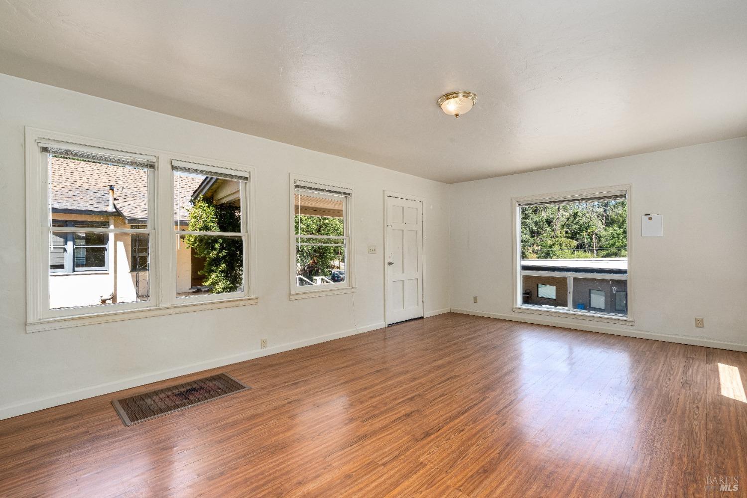 Detail Gallery Image 5 of 14 For 395 Circle Dr, Angwin,  CA 94508 - – Beds | – Baths