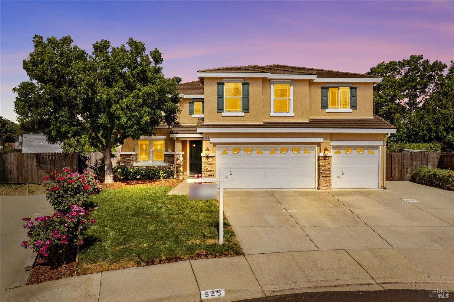 Detail Gallery Image 4 of 63 For 525 Boone Dr, Vacaville,  CA 95687 - 6 Beds | 3 Baths