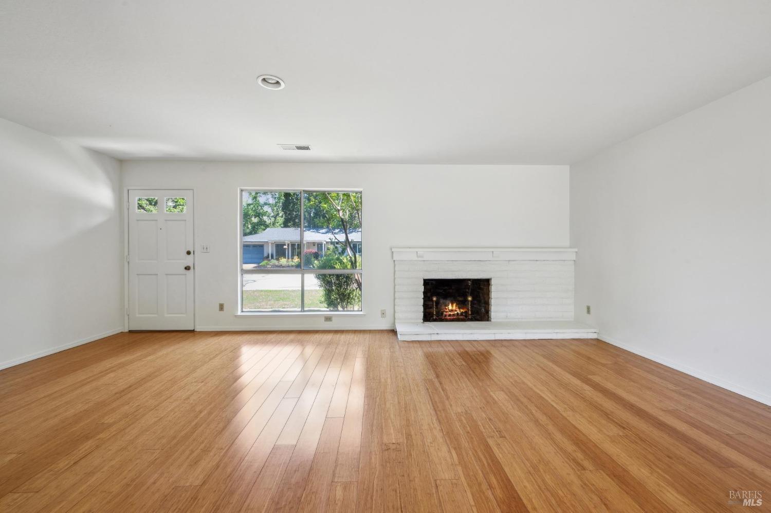 Detail Gallery Image 13 of 44 For 6620 Fairfield Dr, Santa Rosa,  CA 95409 - 3 Beds | 2 Baths