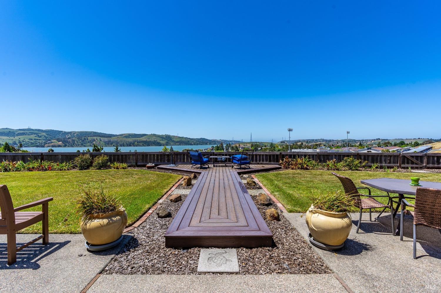 Detail Gallery Image 5 of 62 For 844 Corrigan Ct, Benicia,  CA 94510 - 3 Beds | 2 Baths