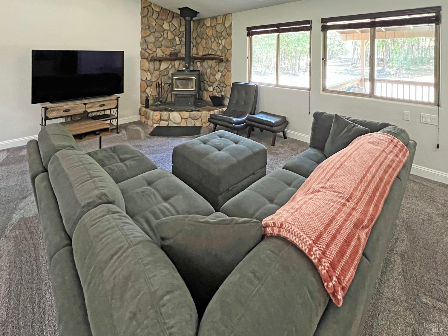 Detail Gallery Image 11 of 46 For 3320 Booth Way, Potter Valley,  CA 95469 - 3 Beds | 2 Baths