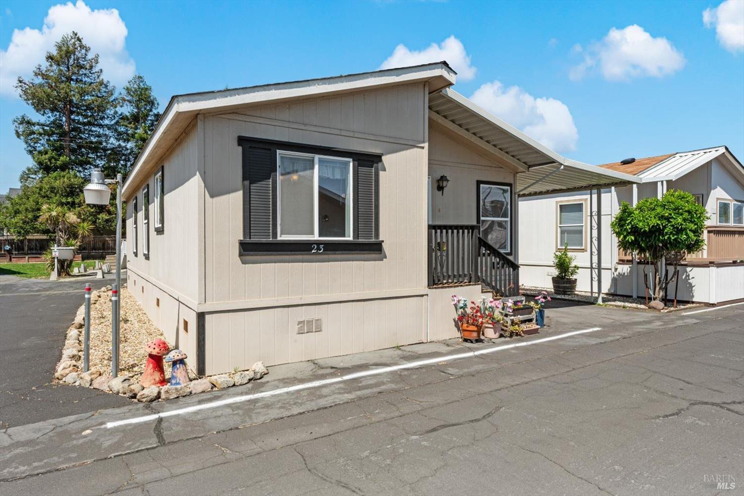 Detail Gallery Image 2 of 20 For 770 Lincoln Ave 23, Napa,  CA 94558 - 3 Beds | 2 Baths