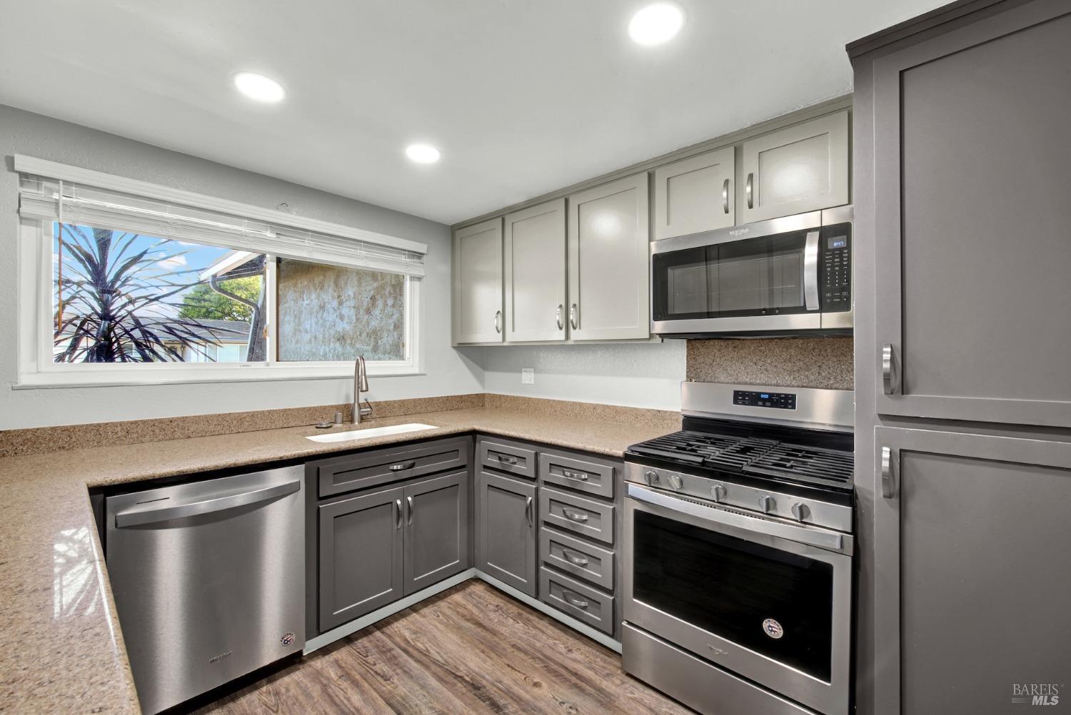 Detail Gallery Image 20 of 52 For 106 Ramsey Dr, Vacaville,  CA 95687 - 4 Beds | 2 Baths