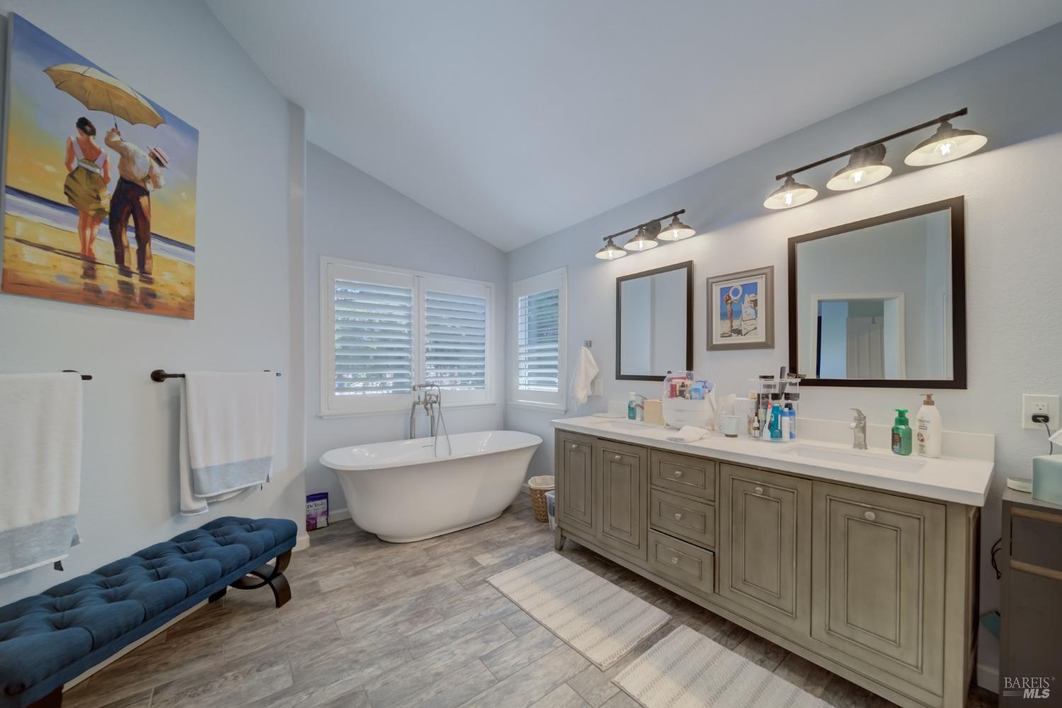 Detail Gallery Image 26 of 57 For 1025 Fallen Leaf Pl, Vacaville,  CA 95687 - 5 Beds | 3 Baths