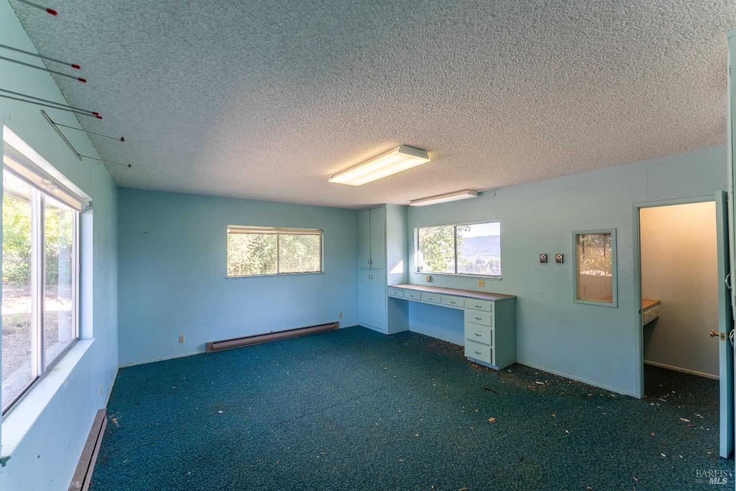 Detail Gallery Image 32 of 36 For 1851 Ridge Rd, Ukiah,  CA 95482 - 3 Beds | 3 Baths