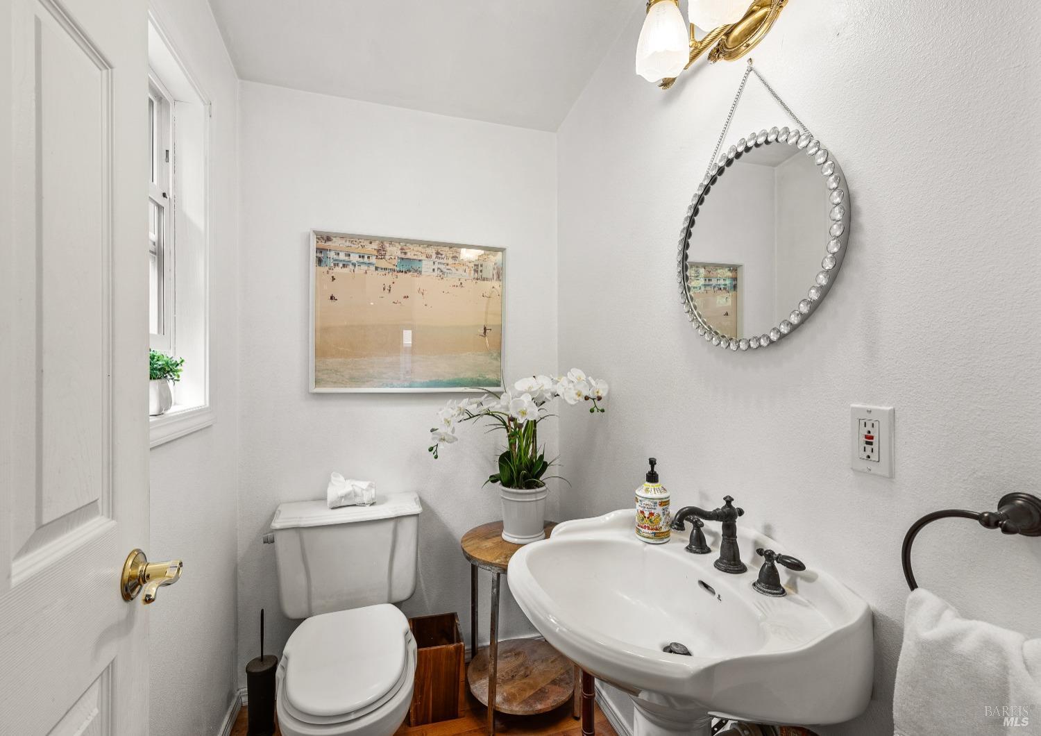 Detail Gallery Image 24 of 44 For 16635 Center Way, Guerneville,  CA 95446 - 3 Beds | 2/1 Baths