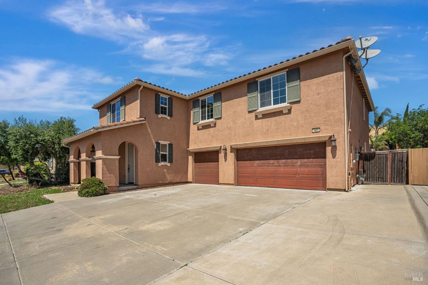 Detail Gallery Image 1 of 48 For 2428 Sanders Ln, Fairfield,  CA 94533 - 5 Beds | 3/1 Baths