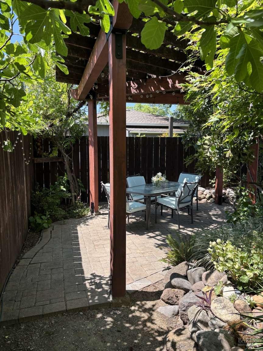 Detail Gallery Image 3 of 20 For 1607 Harley St, Calistoga,  CA 94515 - 1 Beds | 1/1 Baths
