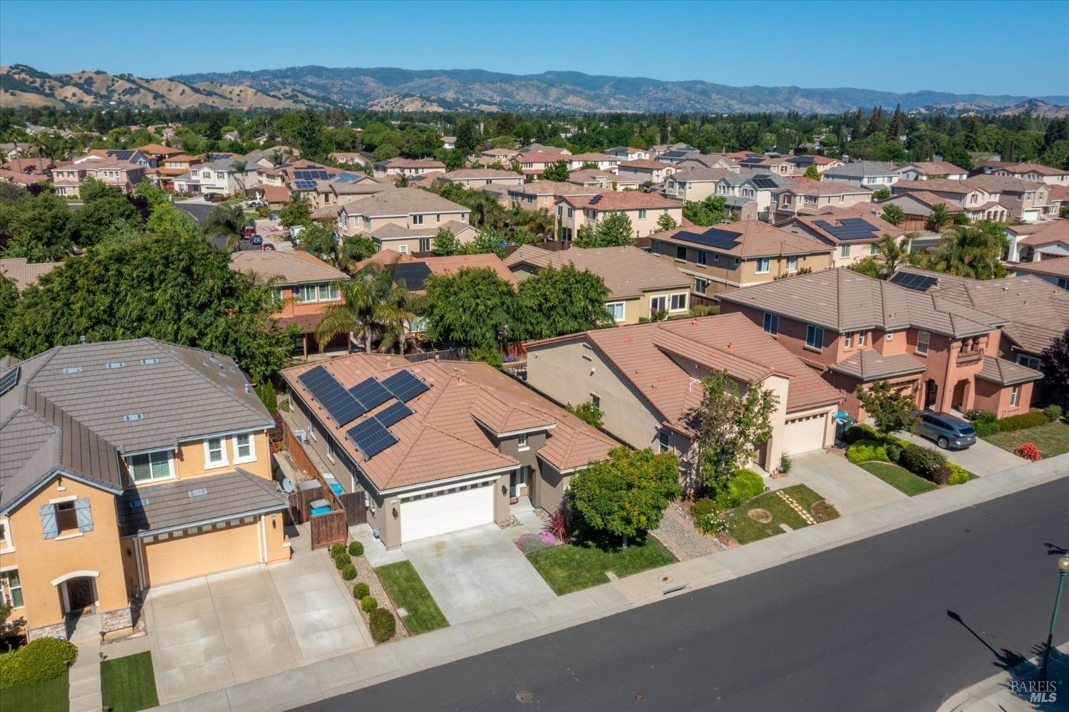 Detail Gallery Image 21 of 56 For 2085 Newcastle Dr, Vacaville,  CA 95687 - 4 Beds | 3 Baths