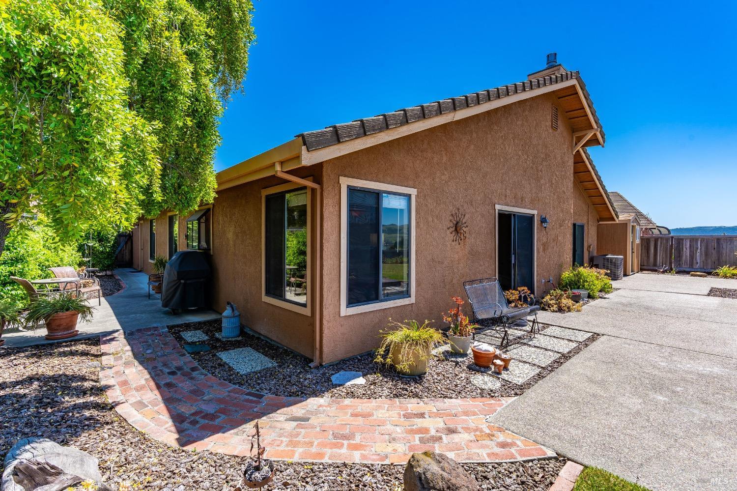 Detail Gallery Image 17 of 62 For 844 Corrigan Ct, Benicia,  CA 94510 - 3 Beds | 2 Baths