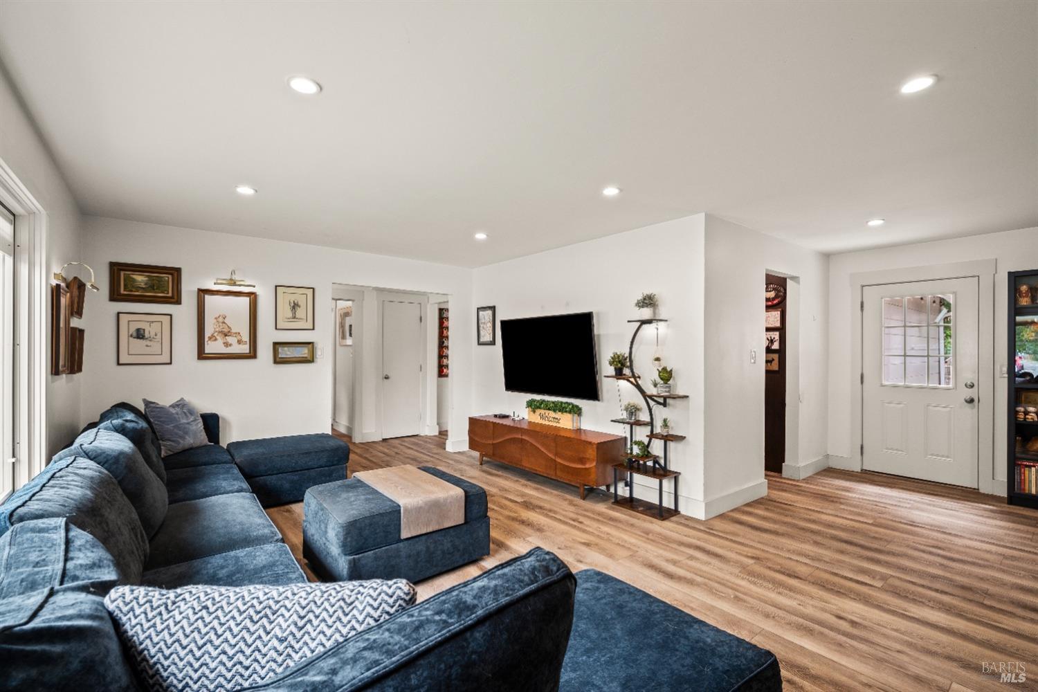Del Mar Court, Vallejo, California image 11