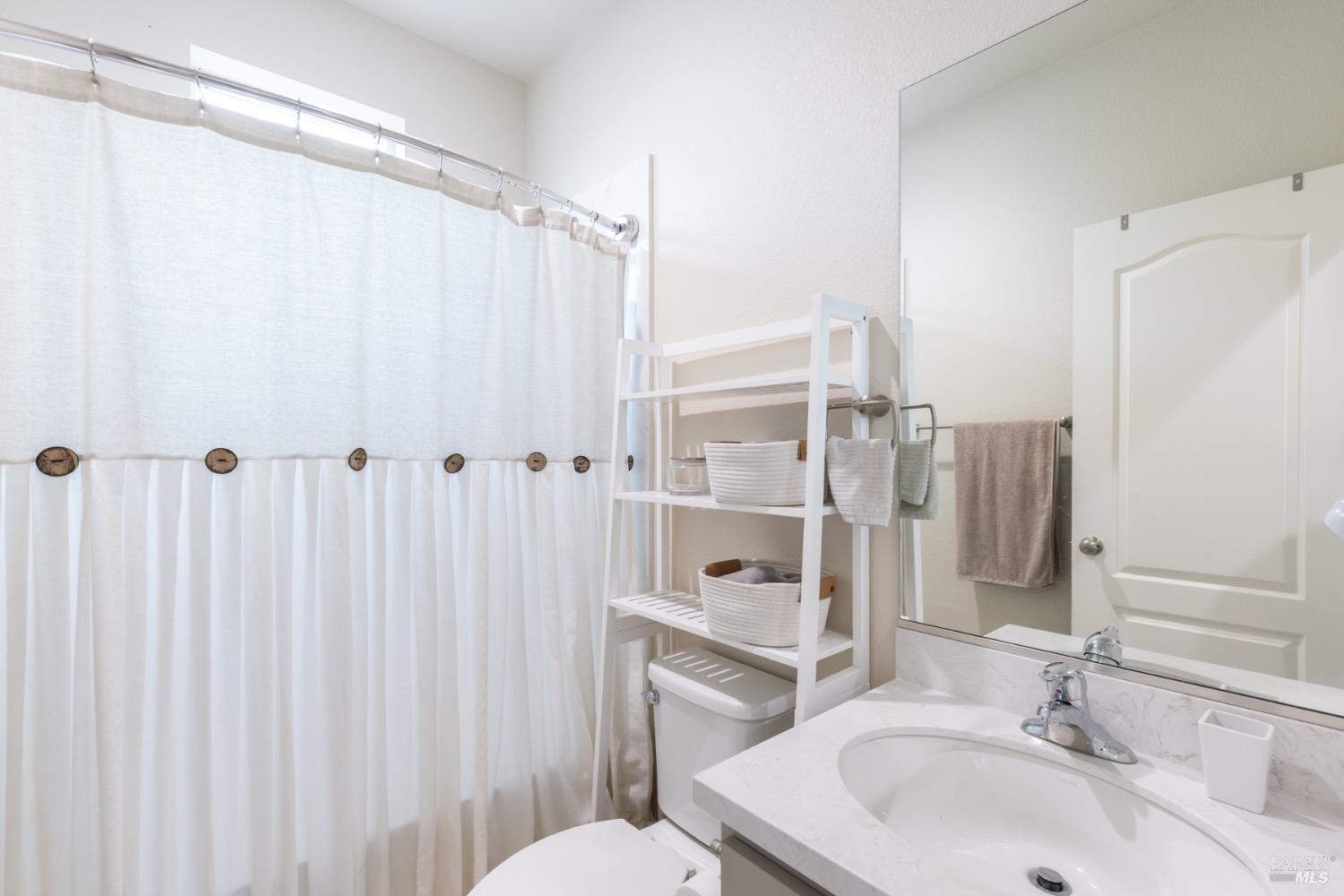 Detail Gallery Image 25 of 31 For 1434 Heather Dr, Santa Rosa,  CA 95401 - 3 Beds | 2/1 Baths