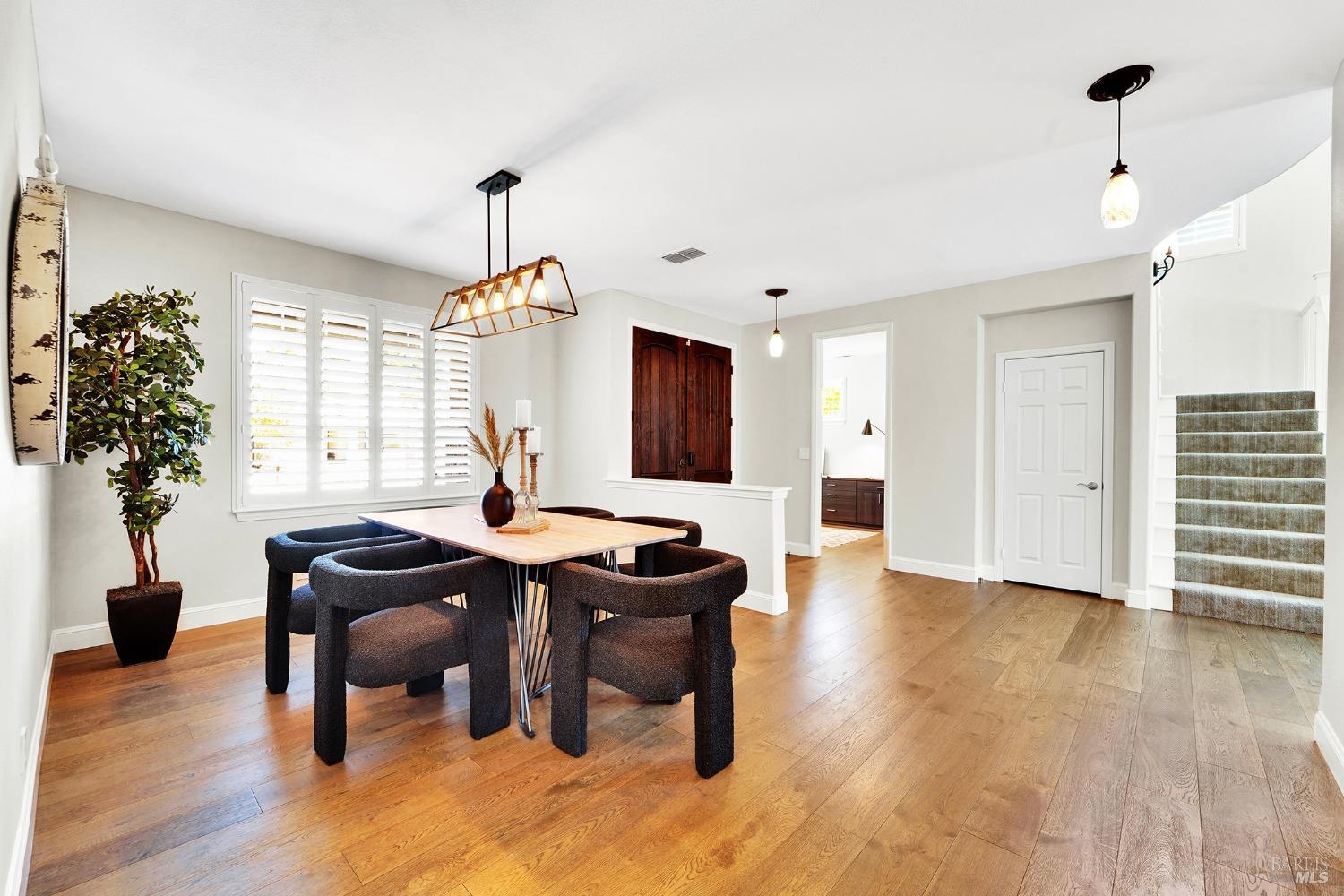 Detail Gallery Image 11 of 62 For 653 Robinson Way, Benicia,  CA 94510 - 5 Beds | 4 Baths