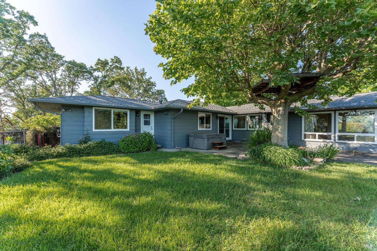 Detail Gallery Image 26 of 36 For 1851 Ridge Rd, Ukiah,  CA 95482 - 3 Beds | 3 Baths