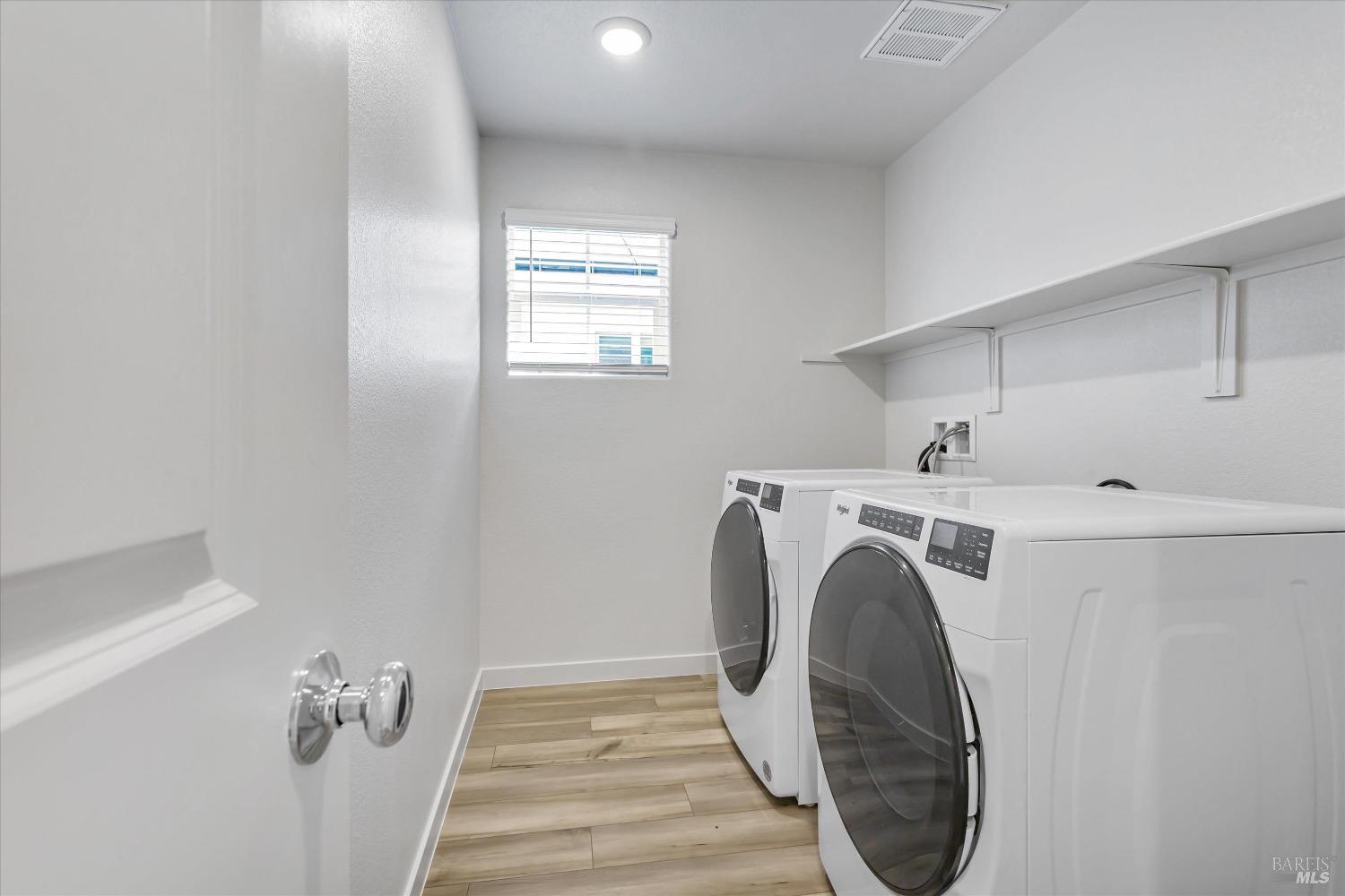 Detail Gallery Image 9 of 13 For 113 Clownfish St, Suisun City,  CA 94585 - 3 Beds | 2/1 Baths