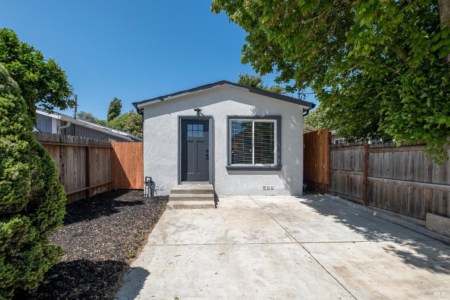 Detail Gallery Image 1 of 27 For Address Is Not Disclosed, Richmond,  CA 94801 - 2 Beds | 1 Baths