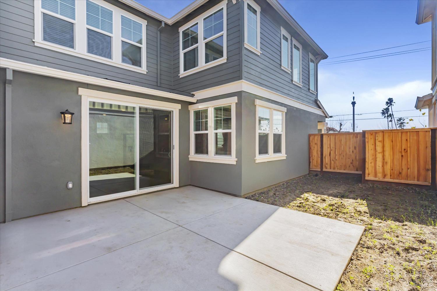 Detail Gallery Image 12 of 13 For 113 Clownfish St, Suisun City,  CA 94585 - 3 Beds | 2/1 Baths