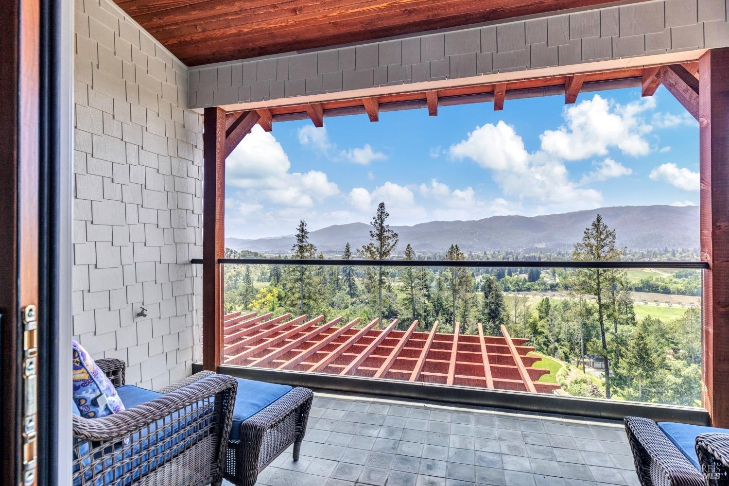 Detail Gallery Image 28 of 87 For 550 Meadowood Ln, Saint Helena,  CA 94574 - 6 Beds | 6 Baths