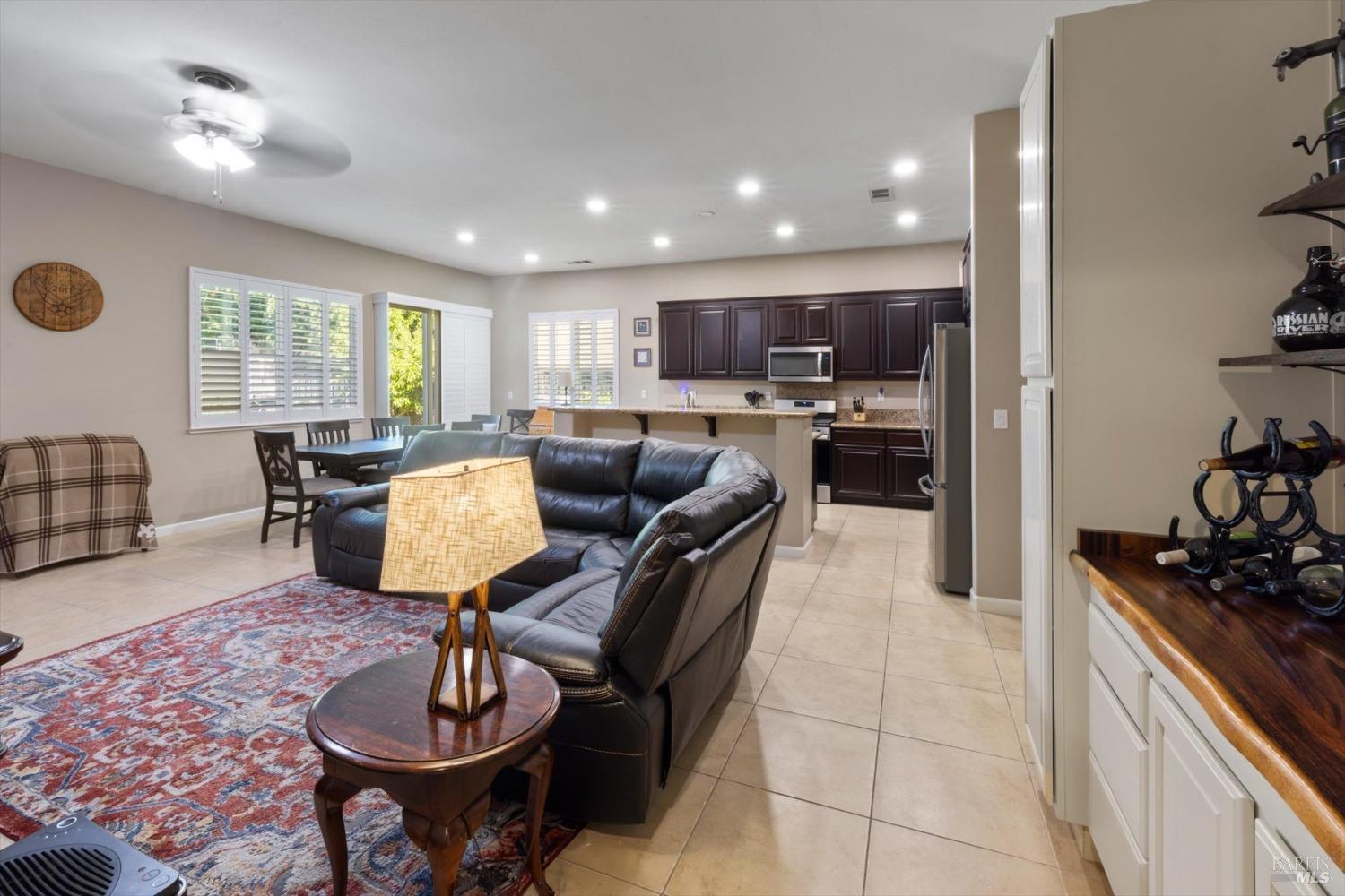Detail Gallery Image 43 of 56 For 2085 Newcastle Dr, Vacaville,  CA 95687 - 4 Beds | 3 Baths