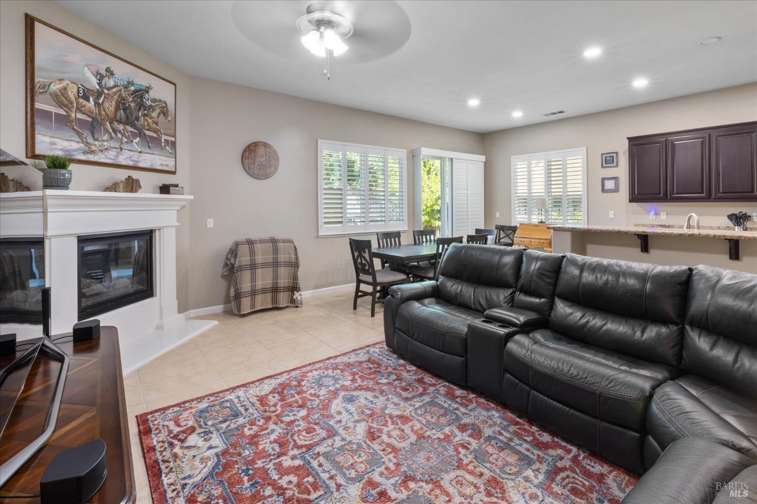 Detail Gallery Image 42 of 56 For 2085 Newcastle Dr, Vacaville,  CA 95687 - 4 Beds | 3 Baths