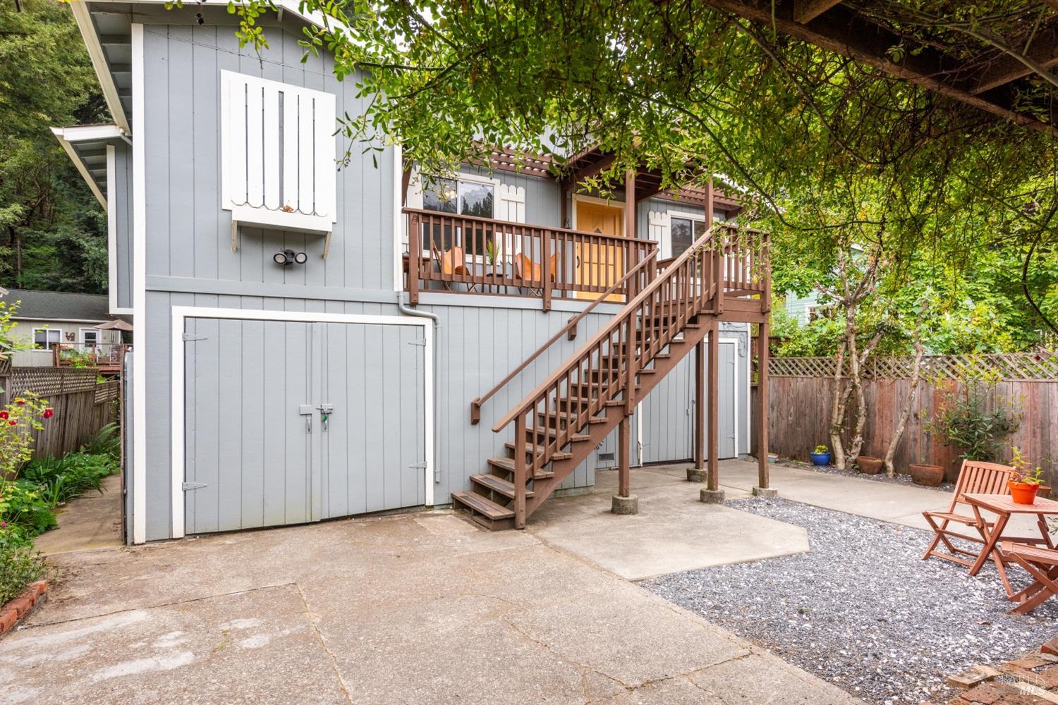 Detail Gallery Image 5 of 44 For 16635 Center Way, Guerneville,  CA 95446 - 3 Beds | 2/1 Baths