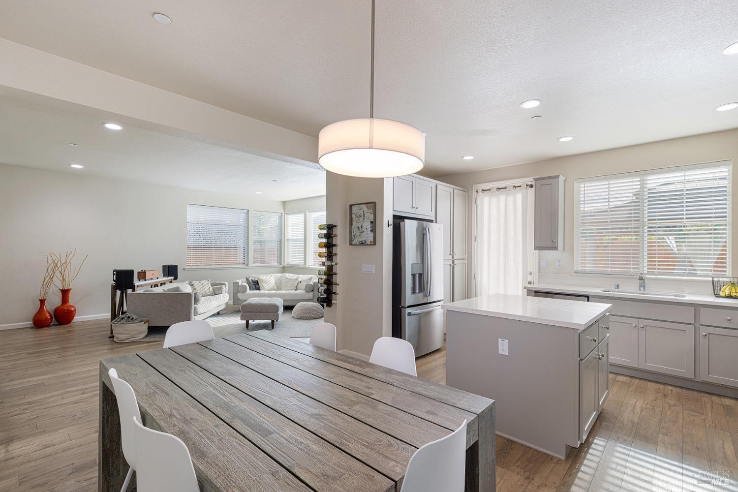 Detail Gallery Image 15 of 31 For 1434 Heather Dr, Santa Rosa,  CA 95401 - 3 Beds | 2/1 Baths