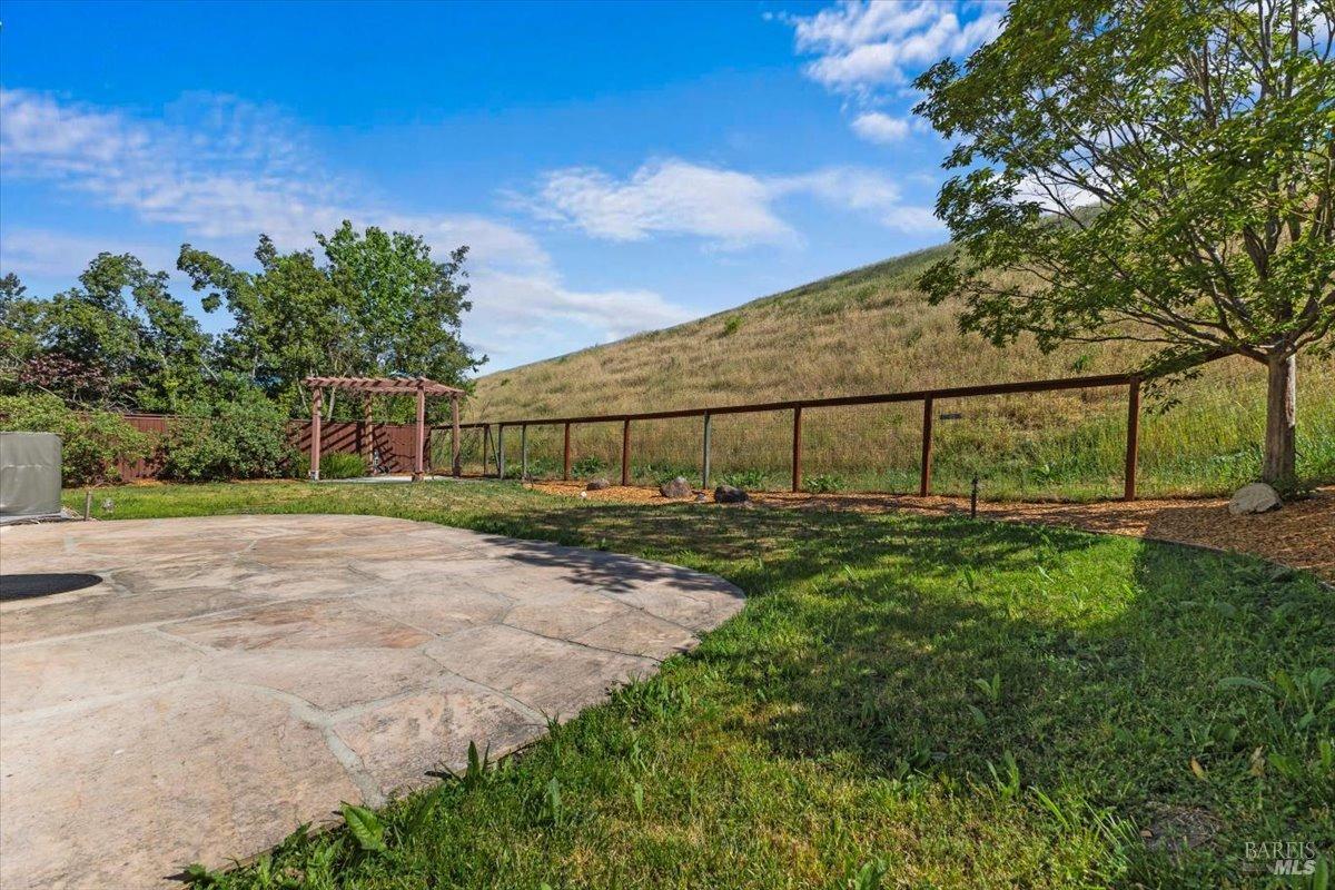 Detail Gallery Image 43 of 52 For 278 Windsor Dr, Petaluma,  CA 94952 - 4 Beds | 3 Baths