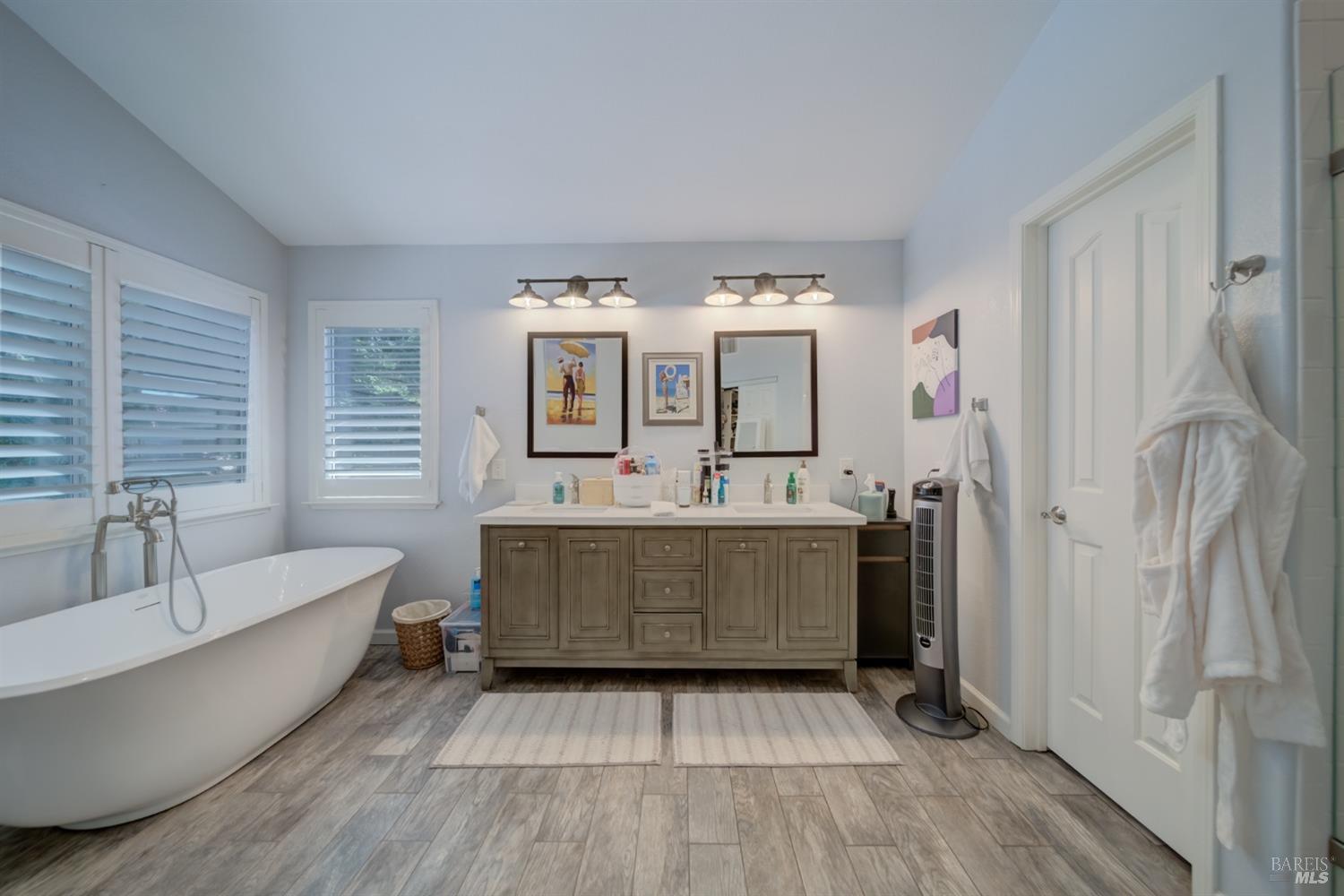 Detail Gallery Image 25 of 57 For 1025 Fallen Leaf Pl, Vacaville,  CA 95687 - 5 Beds | 3 Baths