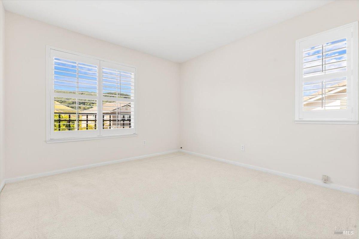 Detail Gallery Image 34 of 52 For 278 Windsor Dr, Petaluma,  CA 94952 - 4 Beds | 3 Baths