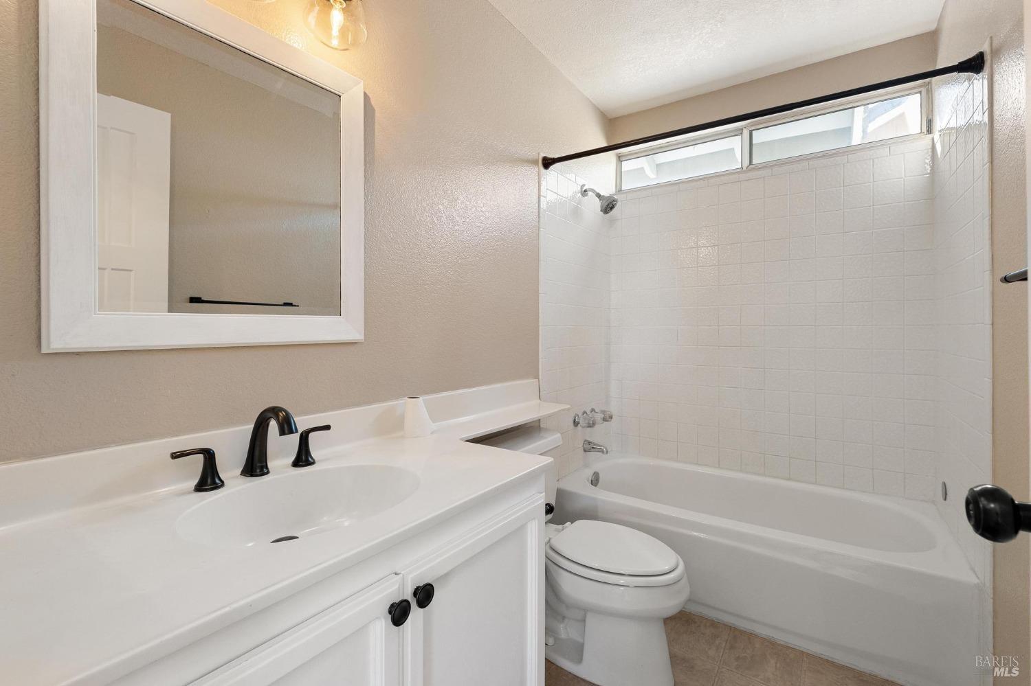 Detail Gallery Image 20 of 42 For 115 American Way, Vacaville,  CA 95687 - 3 Beds | 2/1 Baths