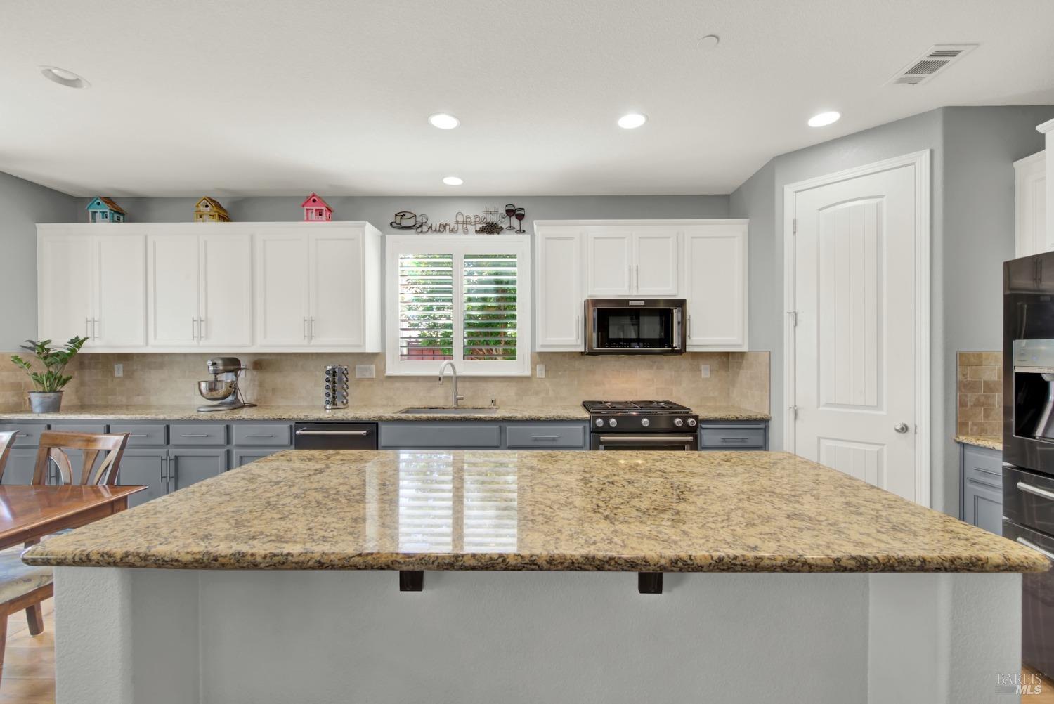 Detail Gallery Image 25 of 78 For 1870 Beacon Falls Way, Fairfield,  CA 94533 - 4 Beds | 3 Baths